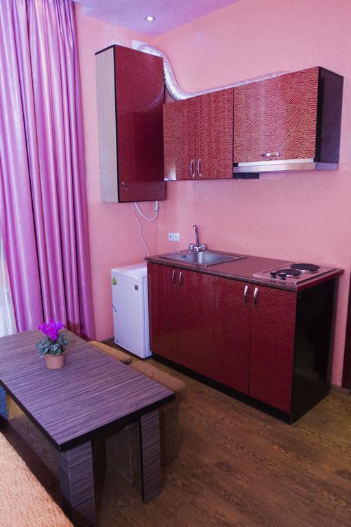 Planet Hotel Jerevan Værelse billede