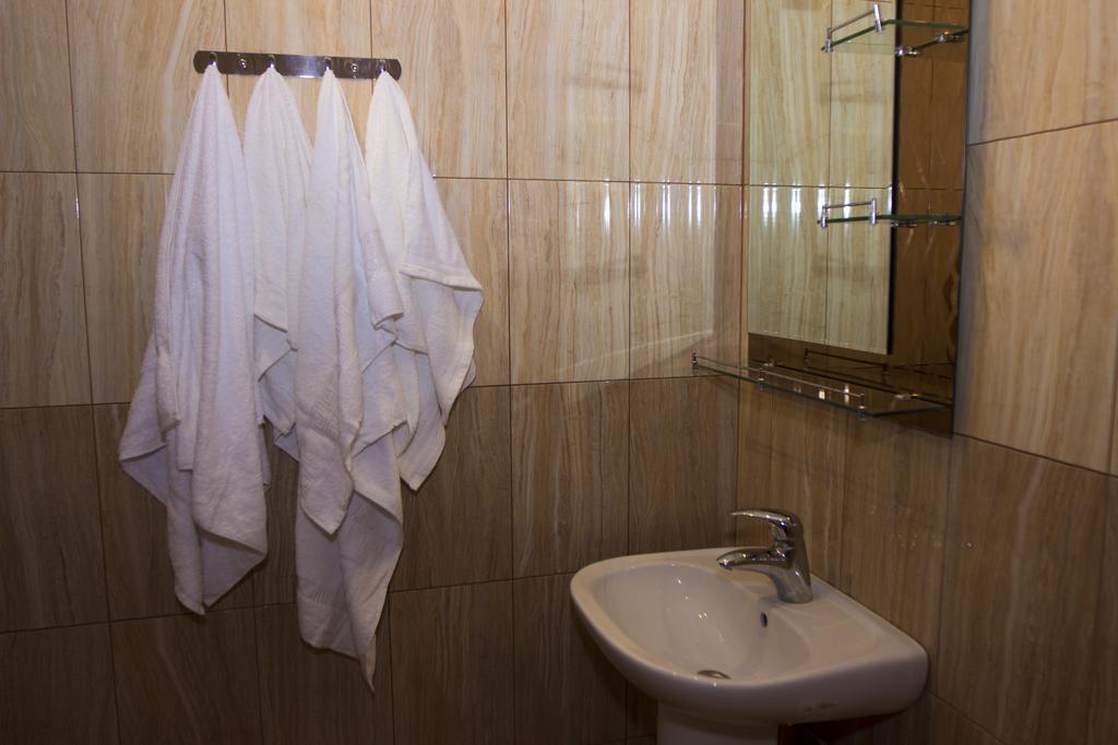 Planet Hotel Jerevan Værelse billede
