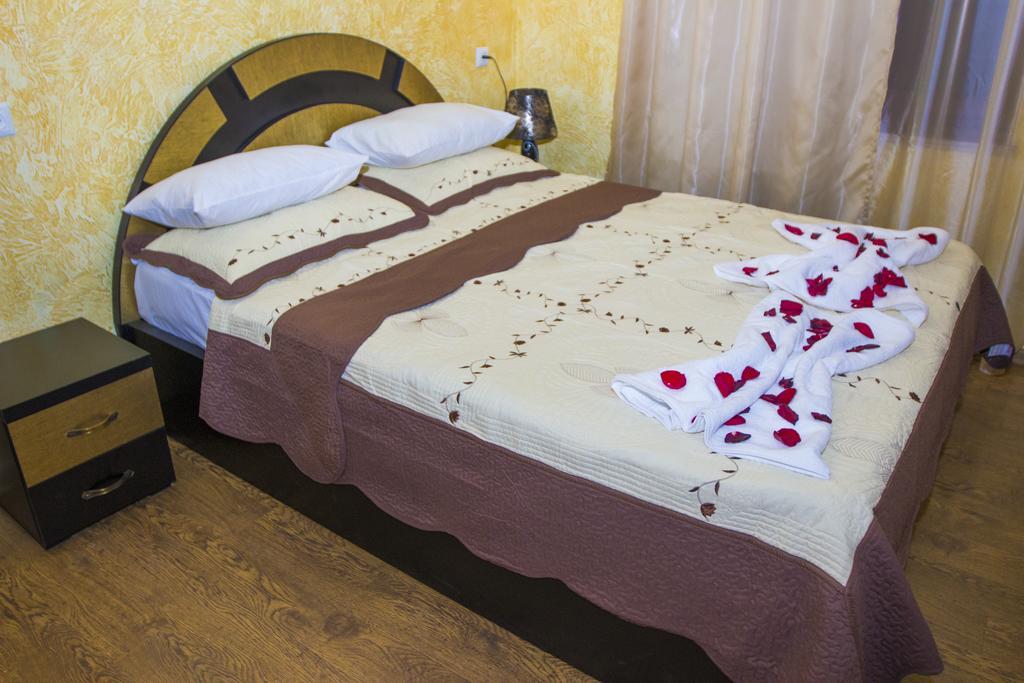 Planet Hotel Jerevan Værelse billede